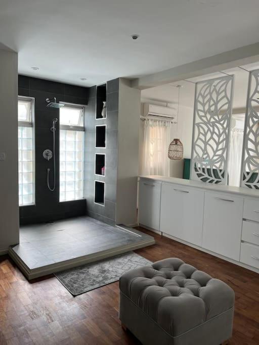 Posezení v ubytování Villa Cotzot, 3 chambres, pieds dans l'eau