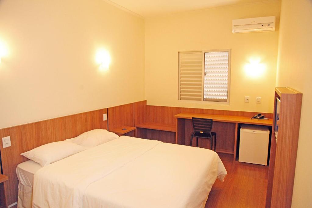  Bernal Hotel Econômico
