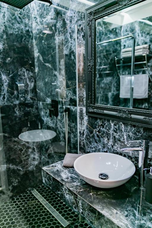 Koupelna v ubytování Motel1- A megfizethető luxus!
