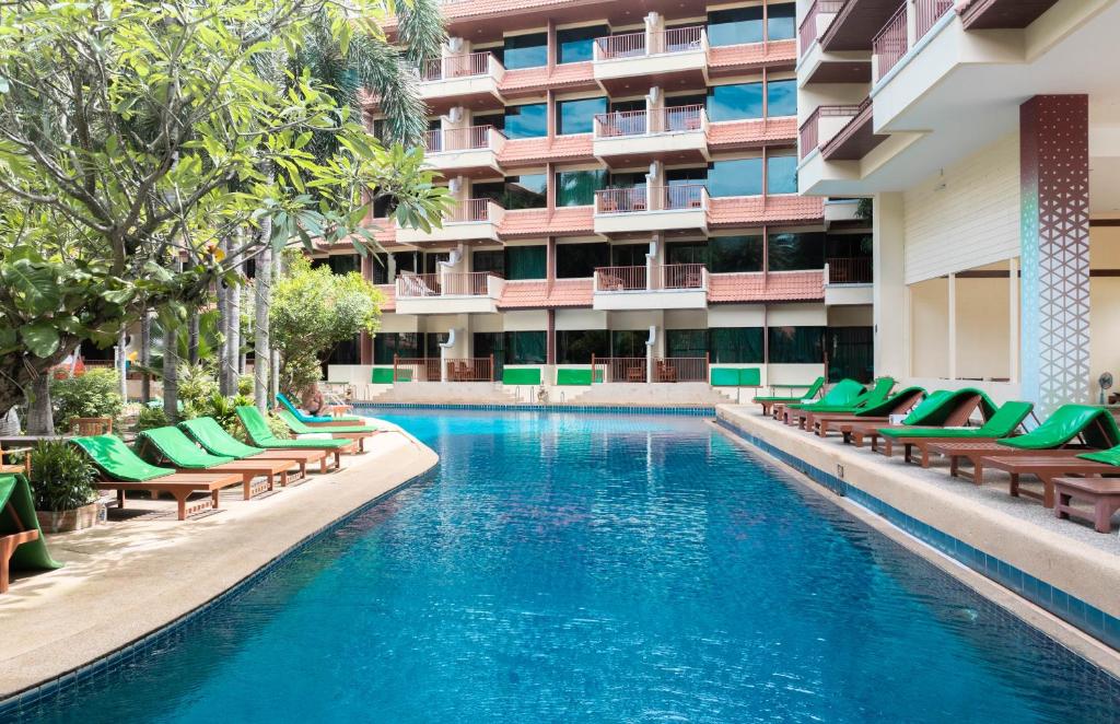 Baumanburi Hotel Patong - Resim 16