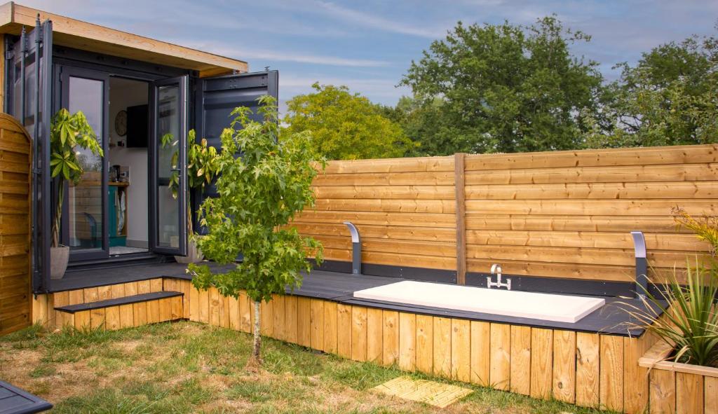 Zahrada ubytování Le Cabin Charbonnaud