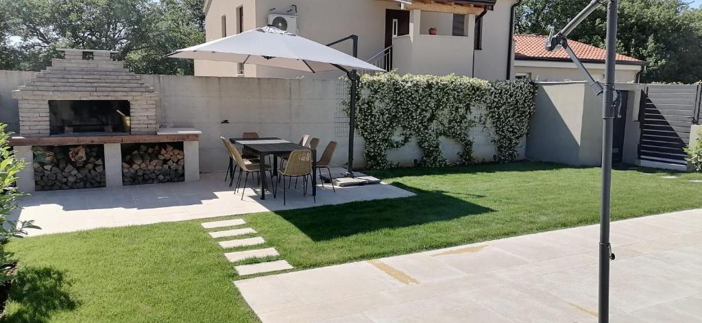 Ein Garten an der Unterkunft Casa Mia