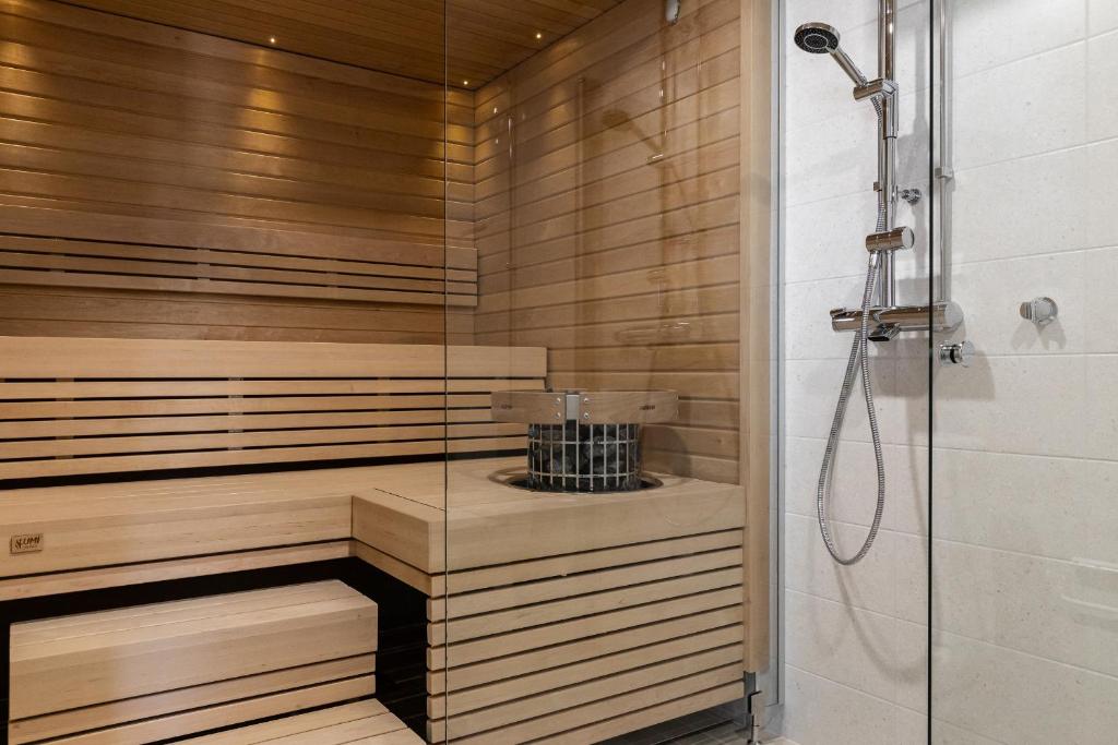 Ένα μπάνιο στο Satamanhelmen näköalahuoneisto