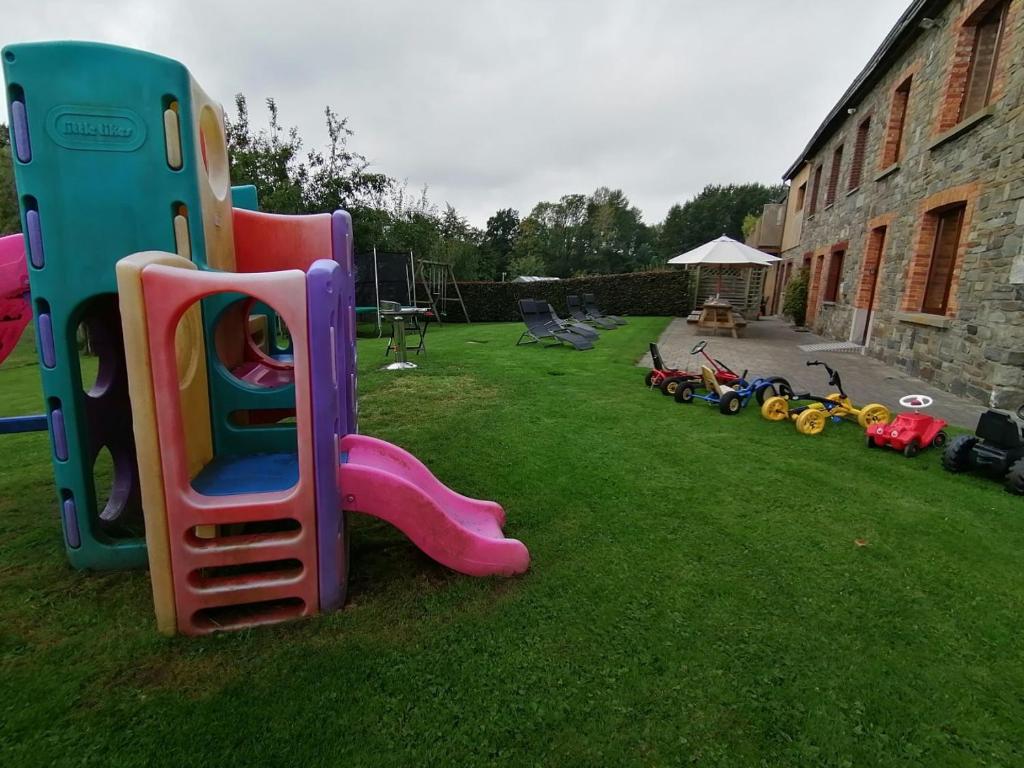 Herní místnost nebo prostor pro děti v ubytování Bastogne Maison de vacances avec sauna