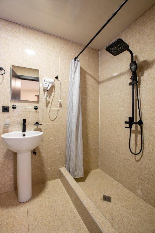 Koupelna v ubytování La Maison Mestia