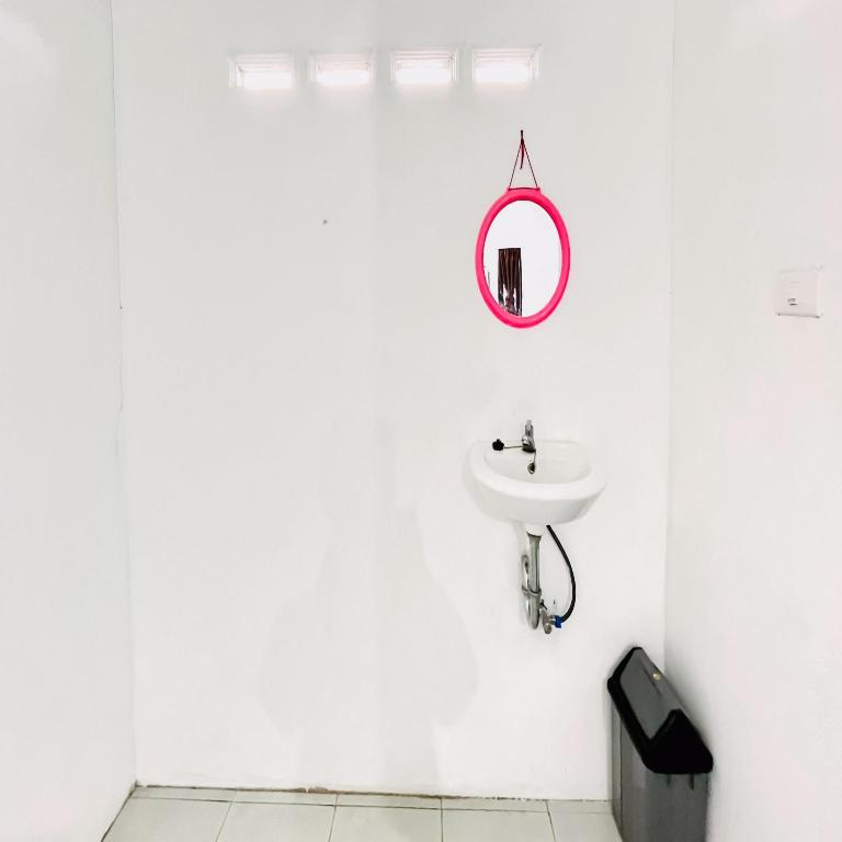 Fotografie z fotogalerie ubytování Kempu Tigan Homestay Berastagi Mitra RedDoorz v destinaci Berastagi