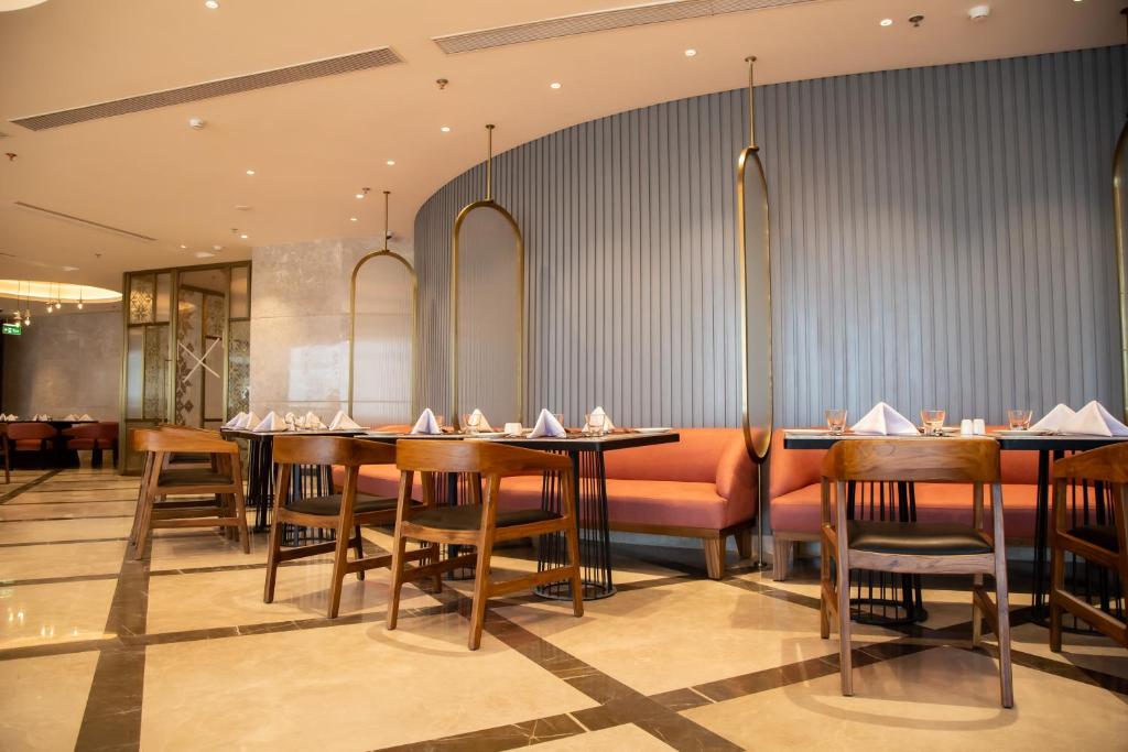 Restaurace v ubytování Sarovar Portico Birgunj
