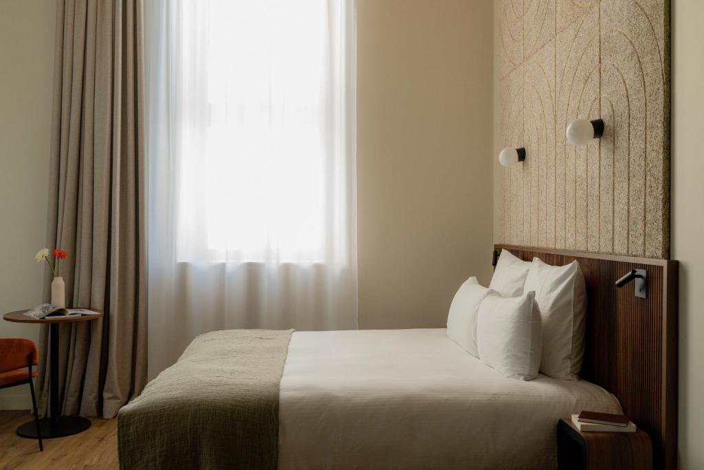 Hôtel Fort St Laurent Lyon - Handwritten Collection