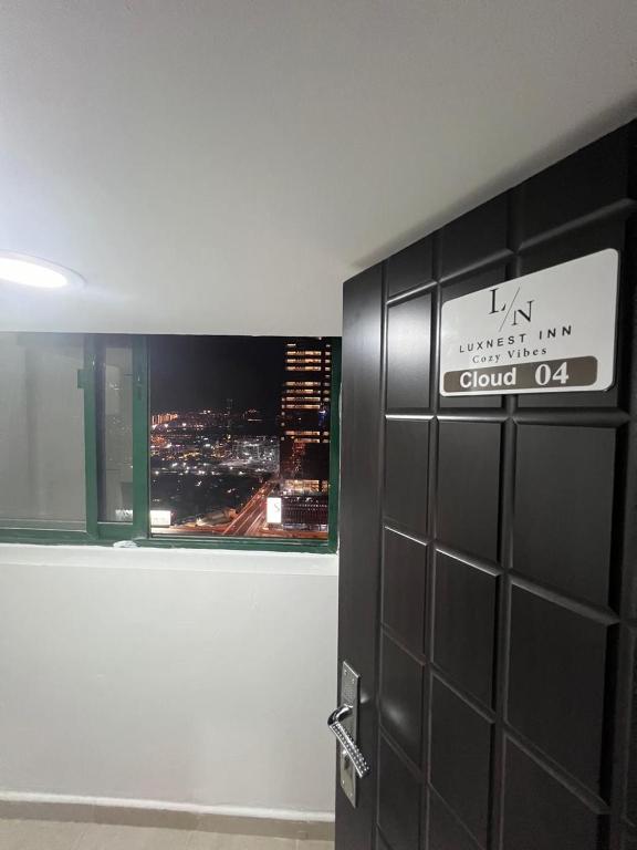 תמונה מהגלריה של LuxNest INN Internet City Private Bed space Men Only בדובאי