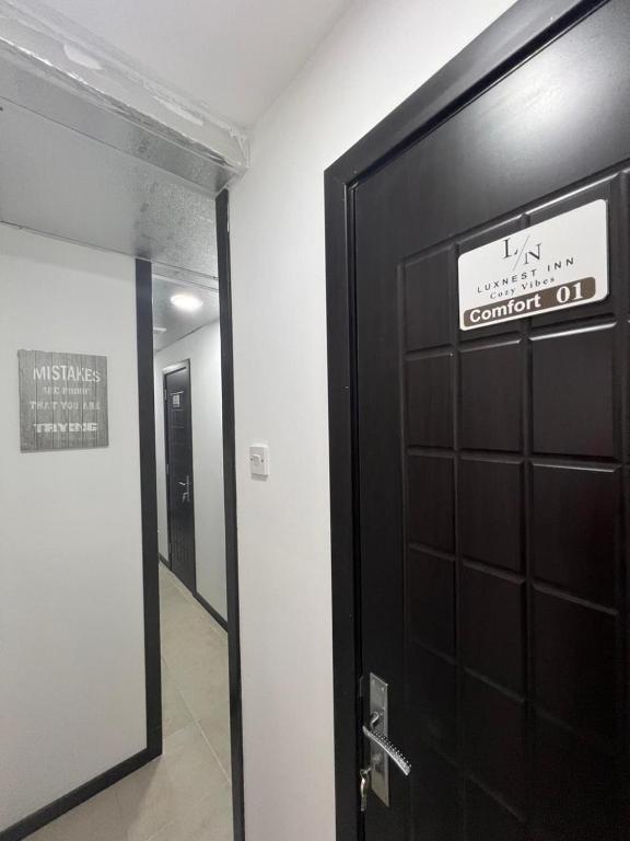 תמונה מהגלריה של LuxNest INN Internet City Private Bed space Men Only בדובאי