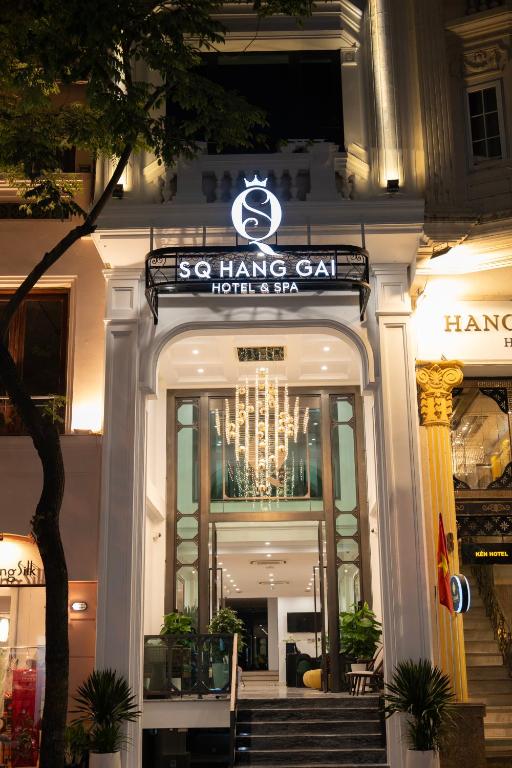 Kinh nghiệm tìm đường và lưu ý khi di chuyển đến SQ Hang Gai Hotel