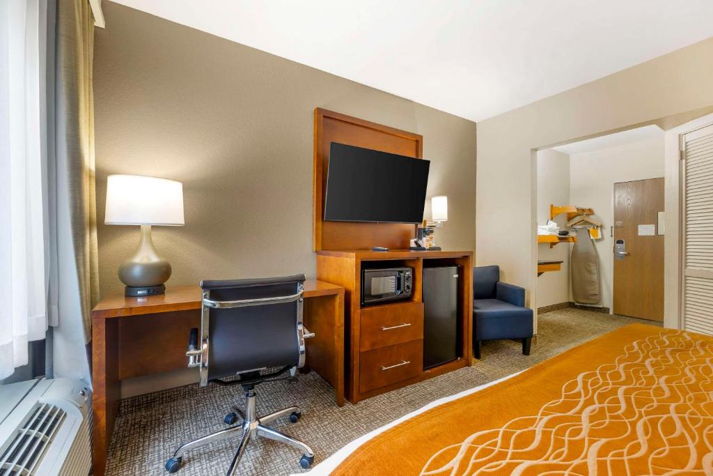 Comfort Inn South - Springfield photo