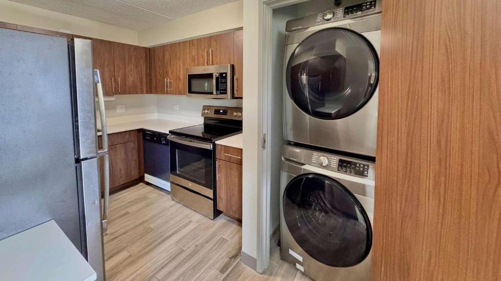 Kuchyň nebo kuchyňský kout v ubytování Sleep Inn Oakbrook Terrace - Chicago