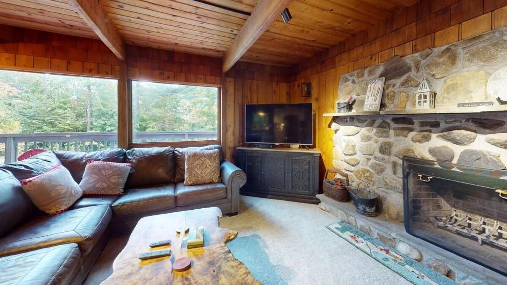 Istumisnurk majutusasutuses Treehouse Home Brought to you by GetAway Vacations