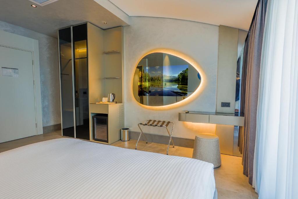 Four Hills Hotel - 3