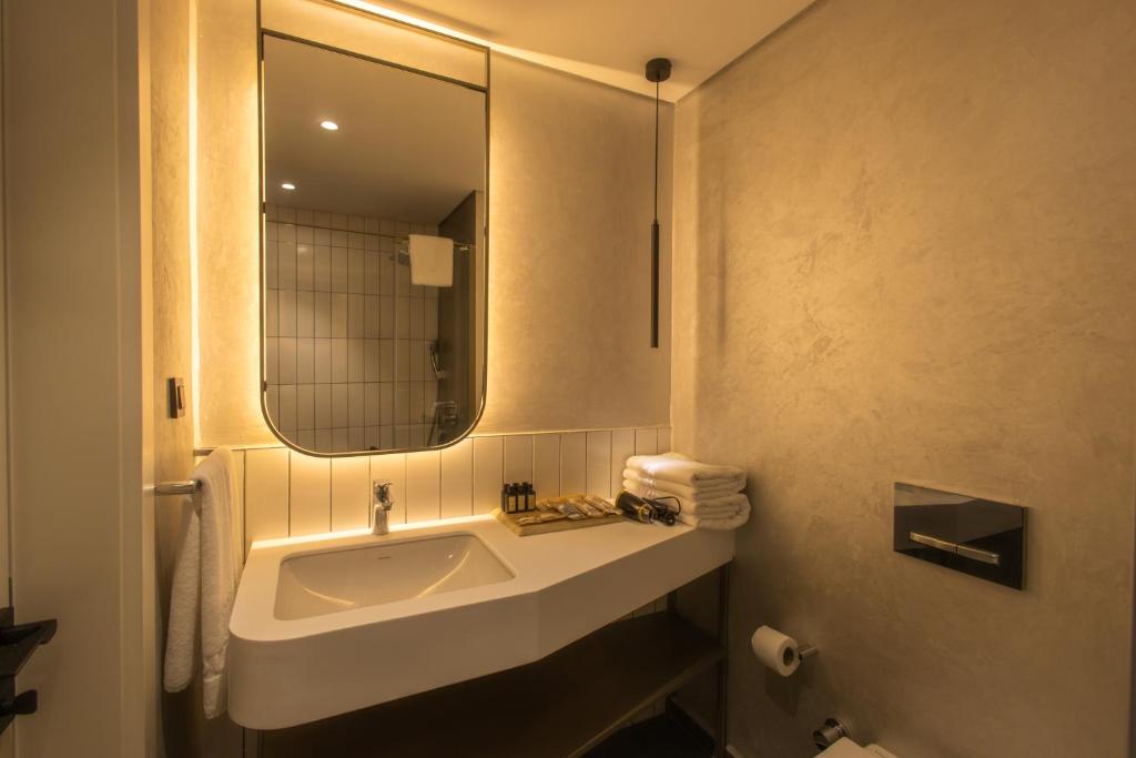 Four Hills Hotel - 4