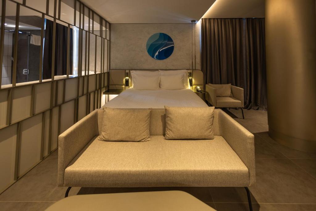 Four Hills Hotel - 18