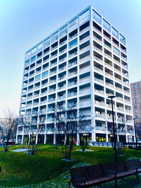 Photo inspiration: Gallery Detail: Top Urban Apartment Free Parking Green Energy Modern Style