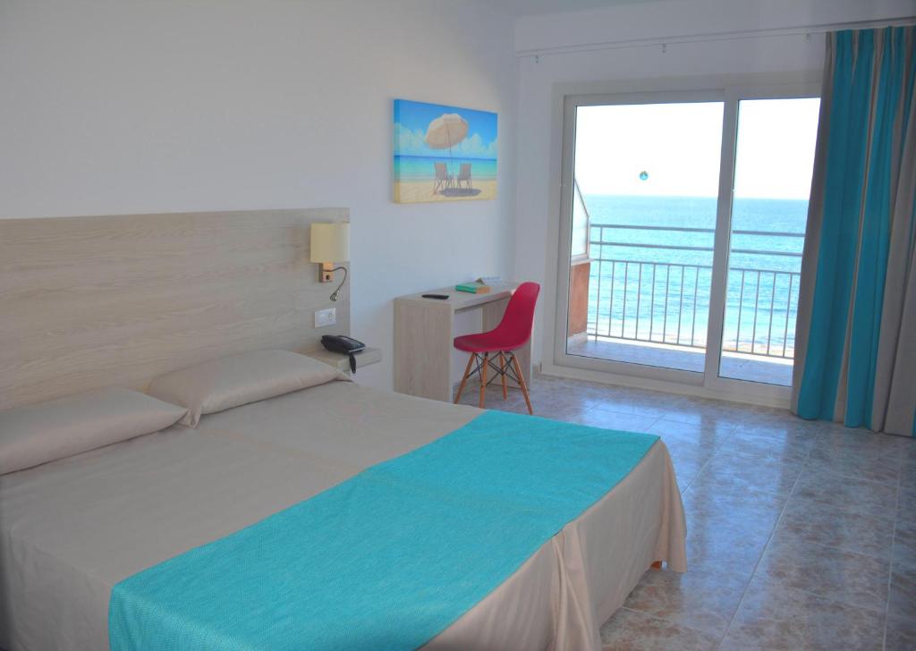 Apartamentos Playa Moreia - Two-Bedroom Apartment With Sea View