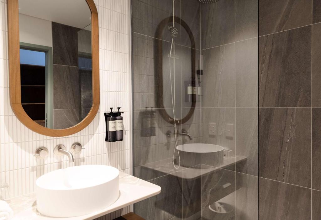 Sudima Queenstown Five Mile - Resim 35