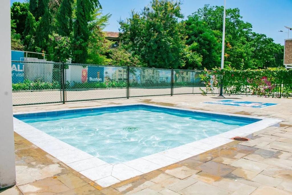 Φωτογραφία από το άλμπουμ του 3 bedroom mombasa CBD with AC στη Μομπάσα