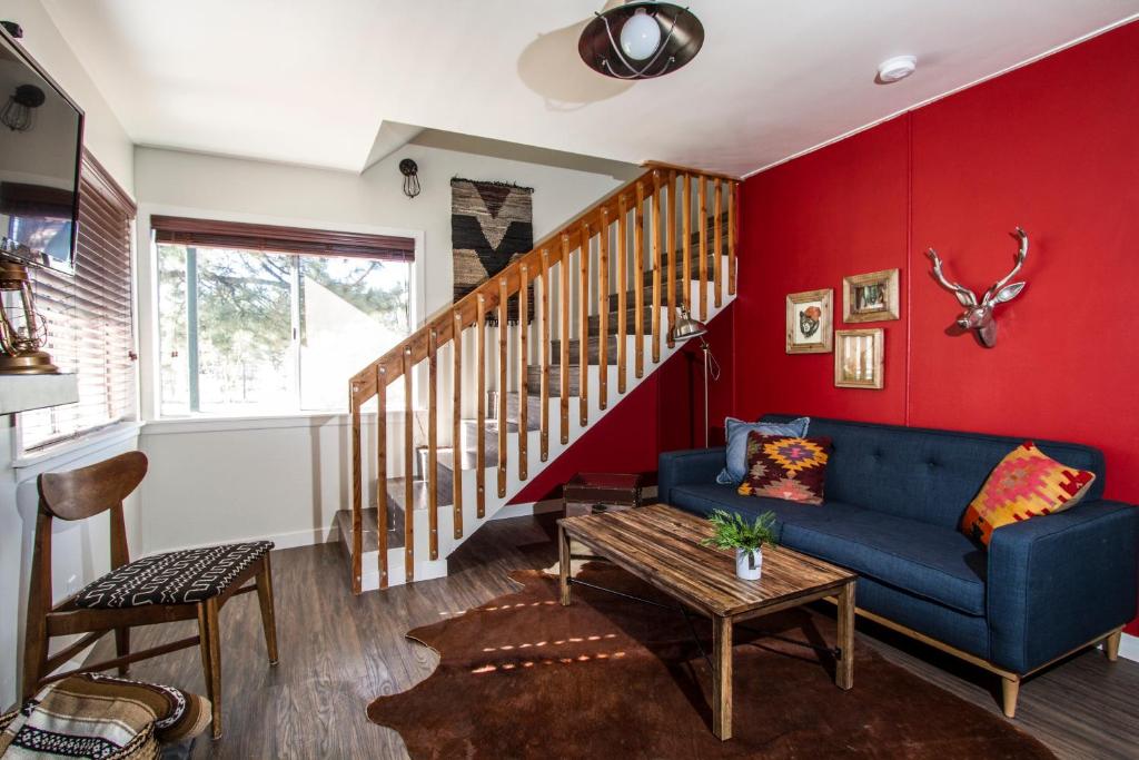 Noon Lodge - 