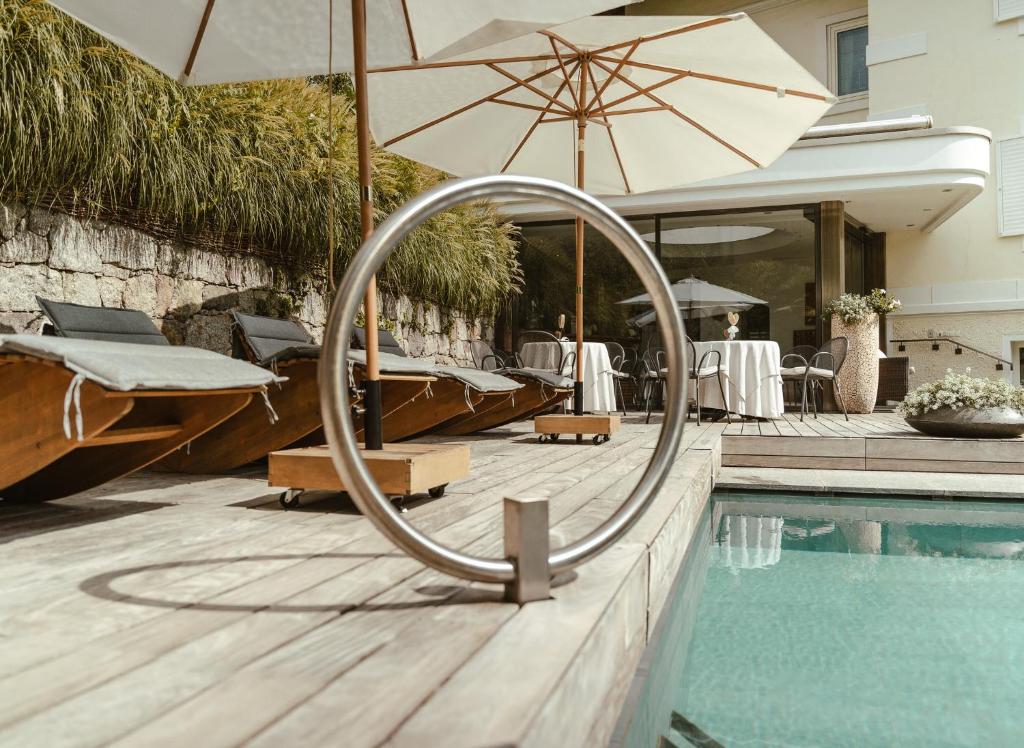 The swimming pool at or close to Hotel Villa Freiheim