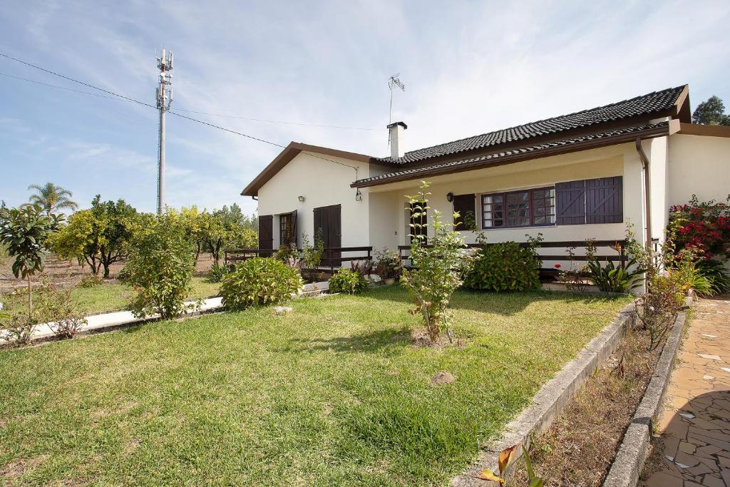 Κήπος έξω από το Mita's Country House