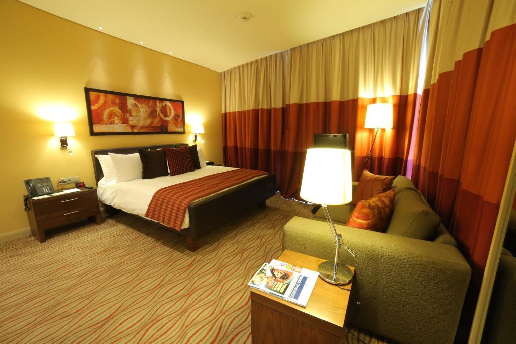 Postel nebo postele na pokoji v ubytování Staybridge Suites Beirut by IHG