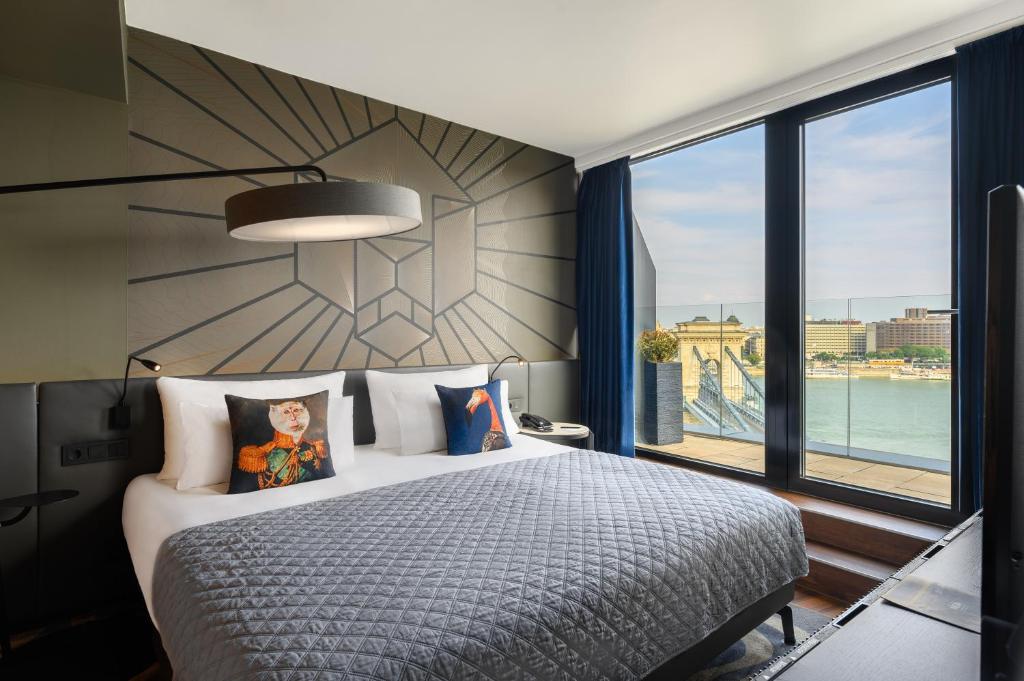 Postel nebo postele na pokoji v ubytování Hotel Clark Budapest - Adults Only