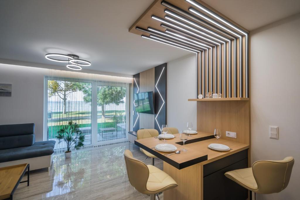 MF Sunset Beach66 Premium Apartment 8600 Siófok, Liszt Ferenc sétány 18 kép - 1