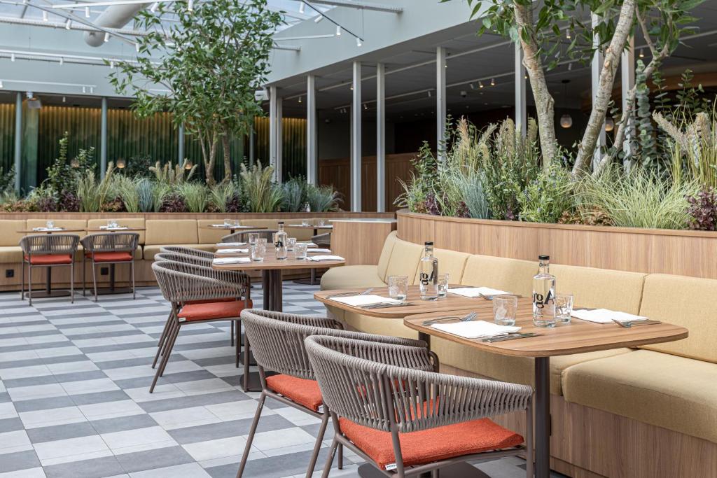 Catalonia Barcelona Plaza - Resim 26