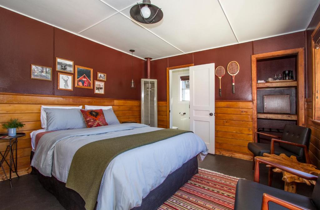 Noon Lodge - 