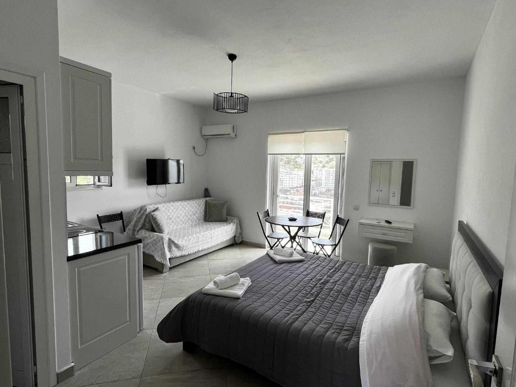 Mariana Apartments