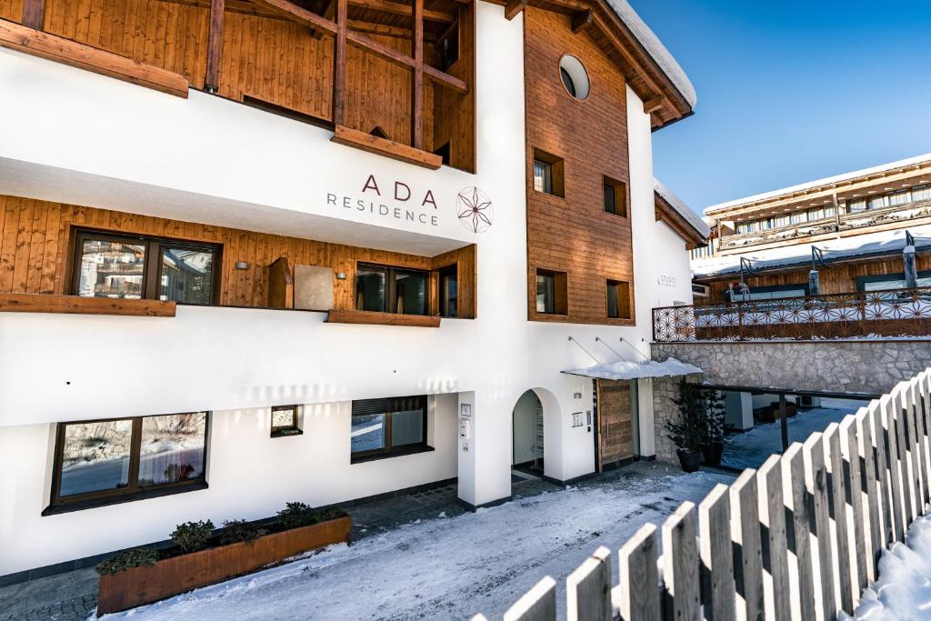 Budova, kde se aparthotel nachází