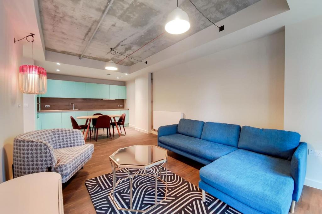 The Robinson at Wembley - Modern and Eclectic - Three-Bedroom Apartment
