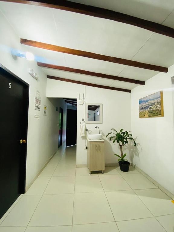 Vstupní hala nebo recepce v ubytování CAMPO VALDES PARK HOSTEL