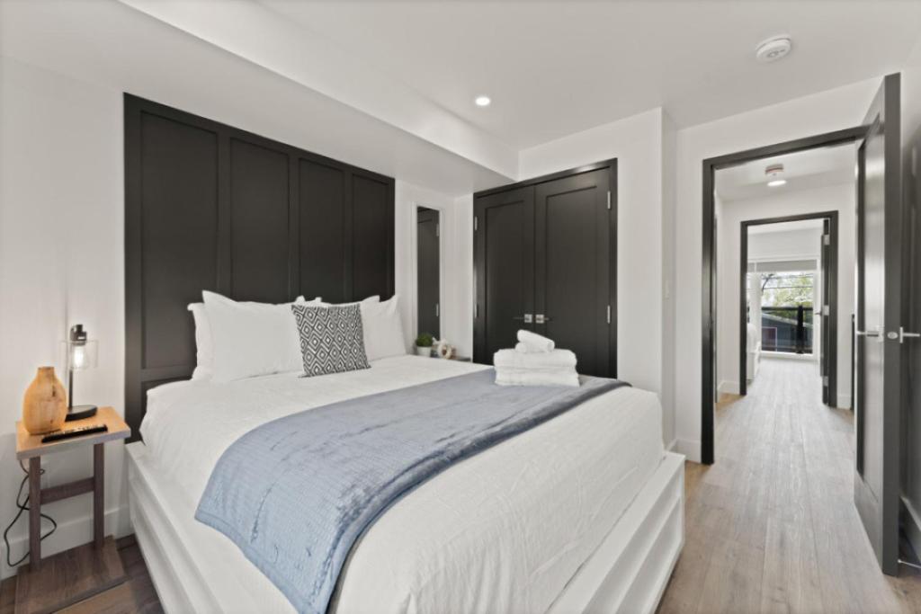 Gallery image of Luxury 3 level, 3 Bedroom 171-9 Condos in Leamington