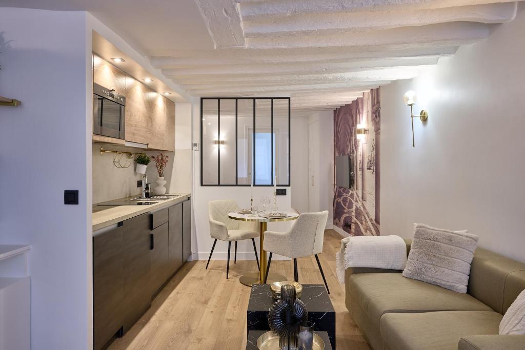 Paris Central Gem 9 Min Walk to Notre-Dame and Louvre - 18