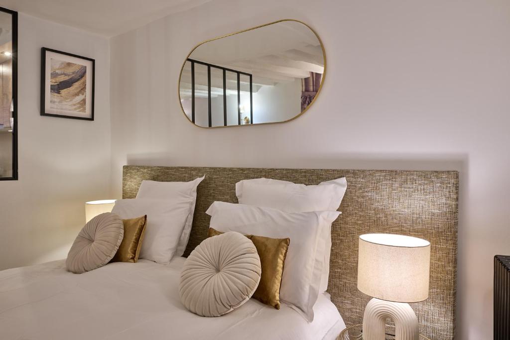 Paris Central Gem 9 Min Walk to Notre-Dame and Louvre - 7