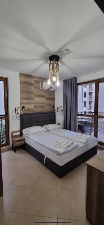 Postel nebo postele na pokoji v ubytování Luxury Apartments in Cascadas Family Resort Sunny Beach