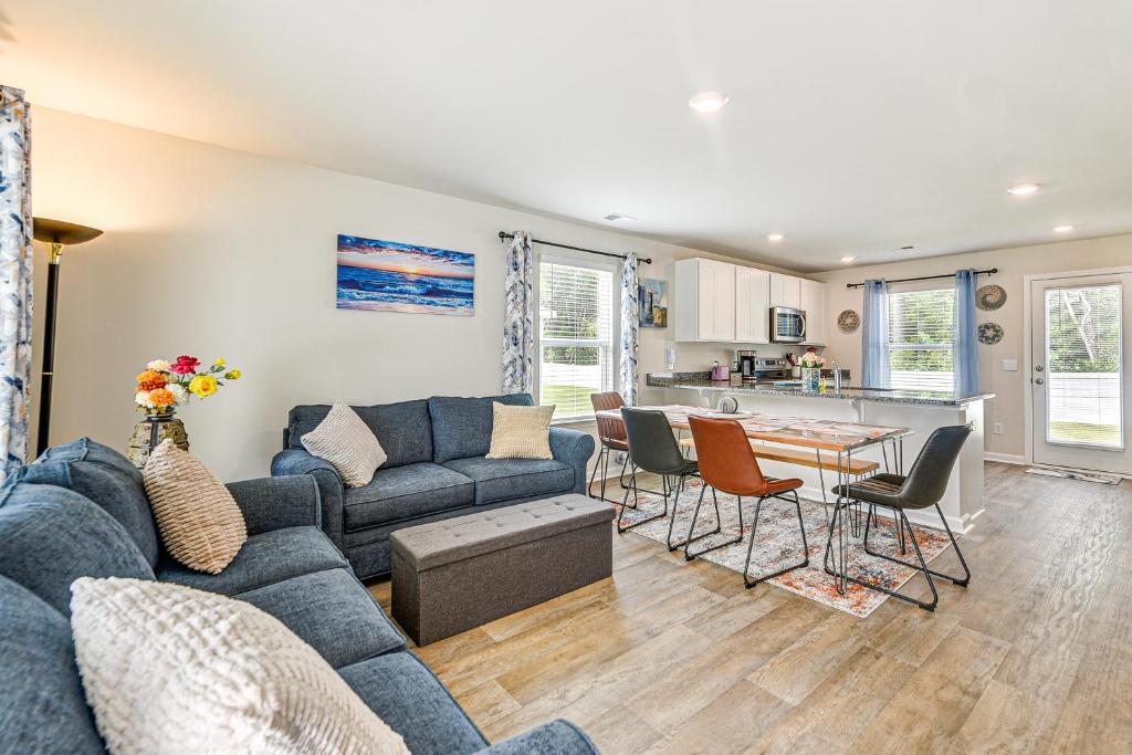 Posedenie v ubytovaní Family Home Near Marina in Ocean Isle Beach!