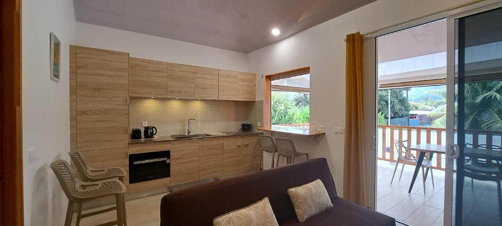 Kuchyň nebo kuchyňský kout v ubytování TAHITI - Bungalow Arii