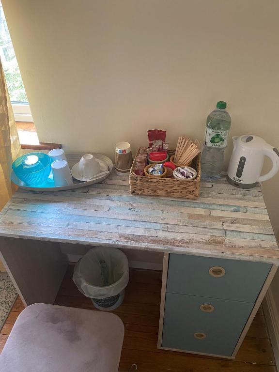 Příslušenství pro přípravu čaje a kávy v ubytování Glasha House