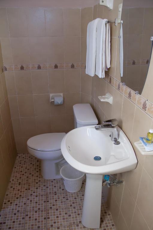Koupelna v ubytování Hotel Cortaza Galería