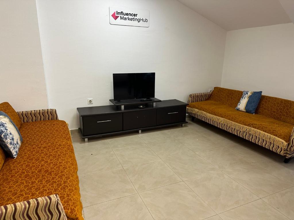 TV a/nebo společenská místnost v ubytování Apartment Cece