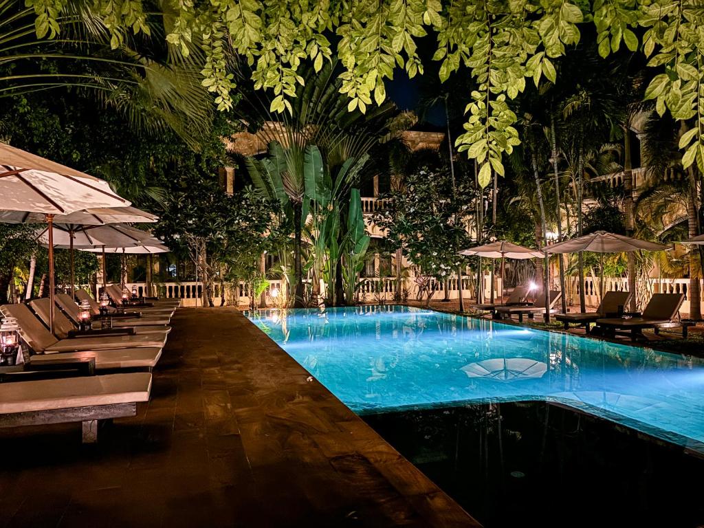 Bazén v ubytování Pavillon d'Orient Boutique Hotel nebo v jeho okolí