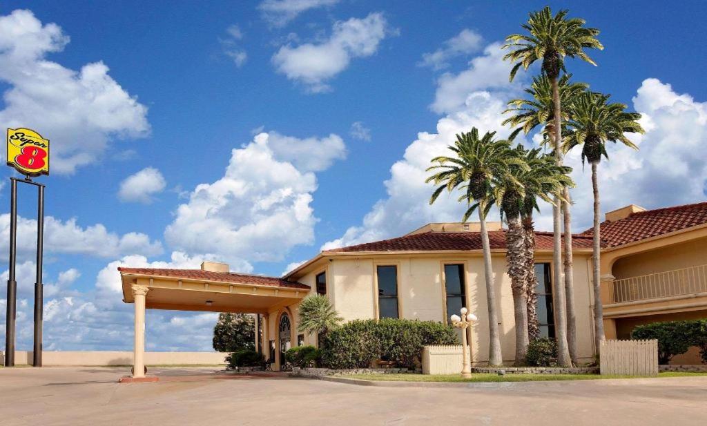 Gallery image of Super 8 by Wyndham Corpus Christi Northwest in Corpus Christi
