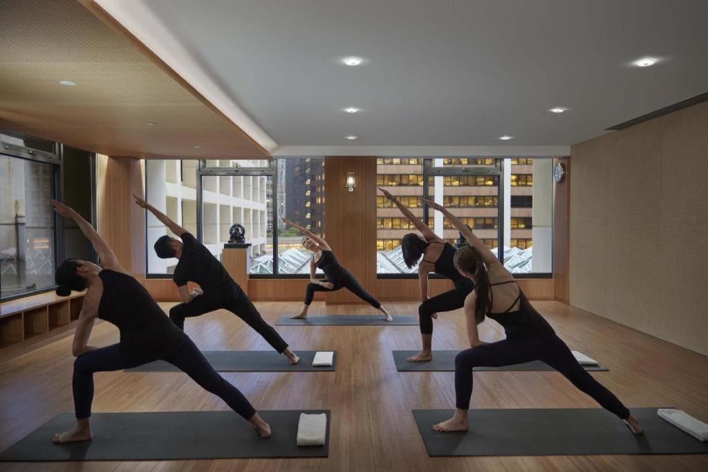 The Landmark Mandarin Oriental Hong Kong的健身中心和/或健身设施
