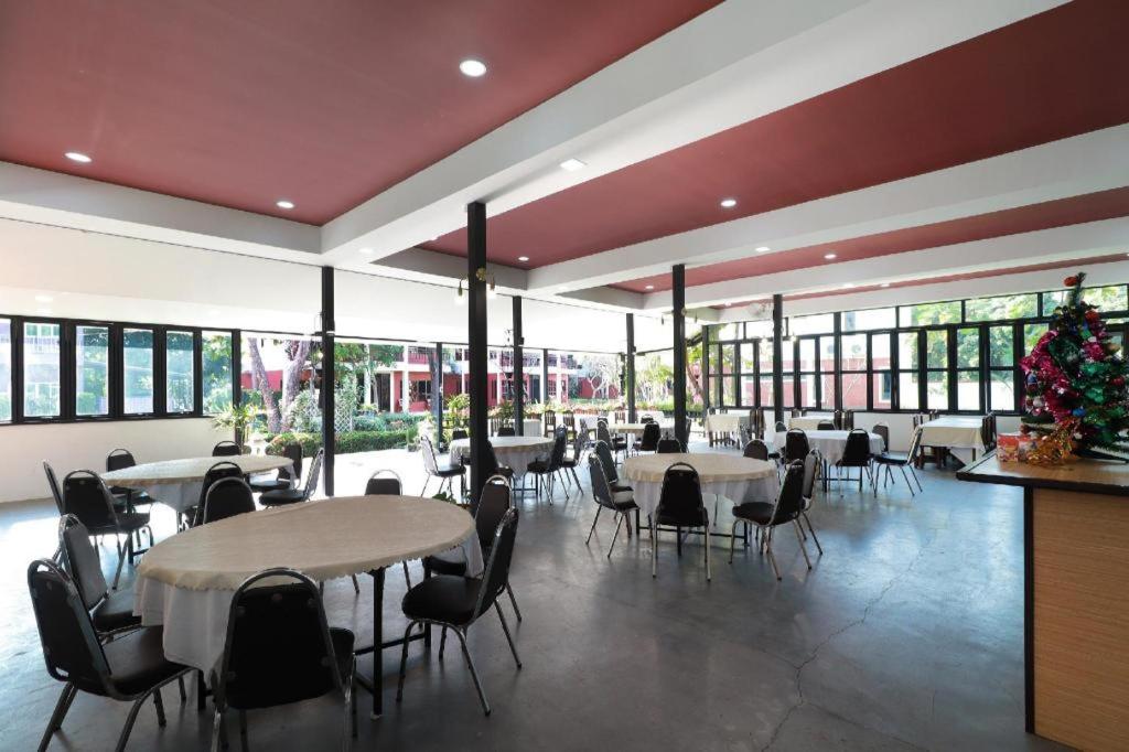 Restaurace v ubytování Tong House Resort